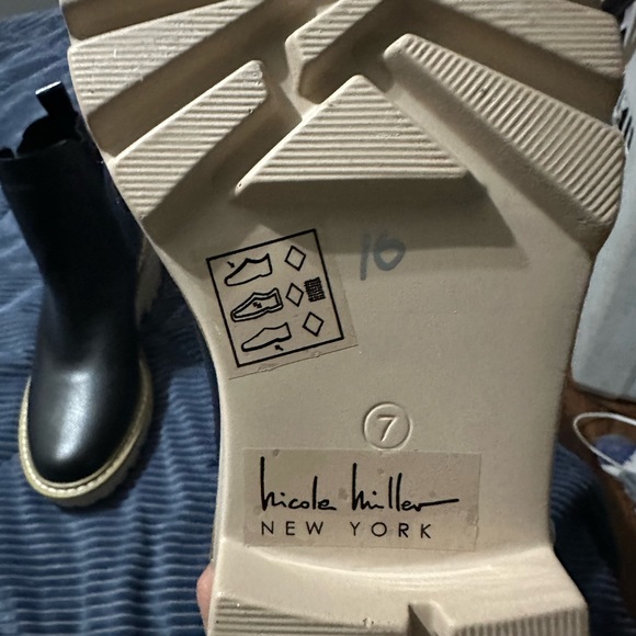 Boots - Picture 3 of 3